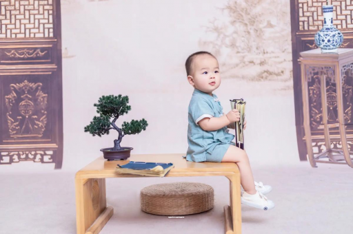 自贡女宝宝换尿布 自贡女宝宝换尿布