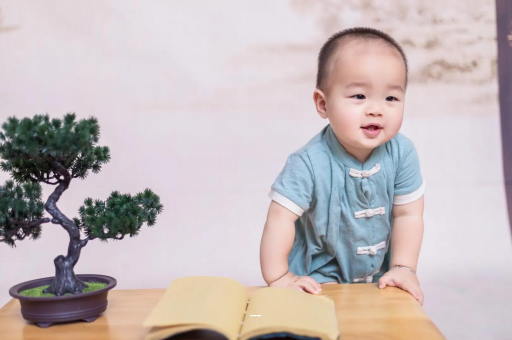 自贡宝宝爱吐奶是什么原因